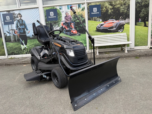 Black Edition Stiga Rasentraktor Pro 300/118 Twin HS inkl. Schneeschild 120