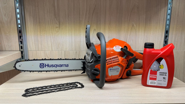 Husqvarna 130 Benzin-Motorsäge inkl. Ersatzkette und Kettenhaftöl